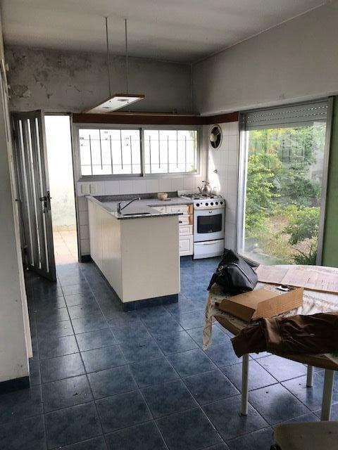 Casa 7 Ambientes o Mas. | Av Roca 2390 1
