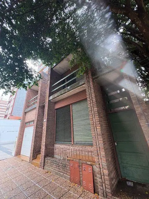 Lote . | Alvear 321 3
