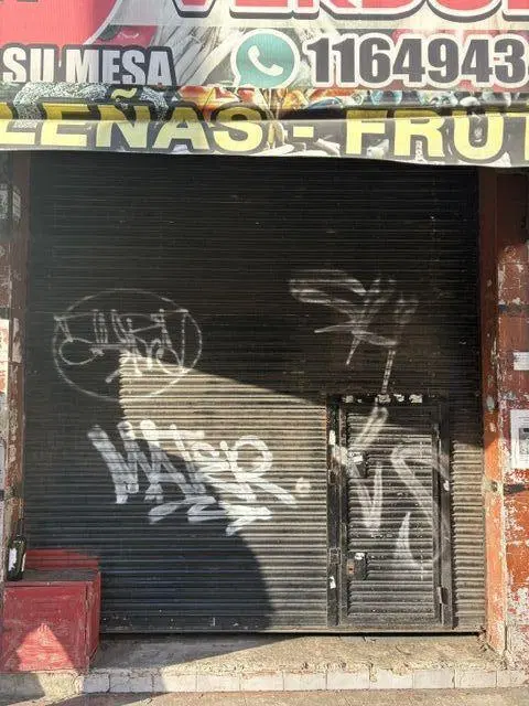 Local . | Avenida MItre 1620 5