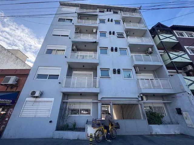 Departamento 2 ambientes. | Avenida Mitre 2636 3