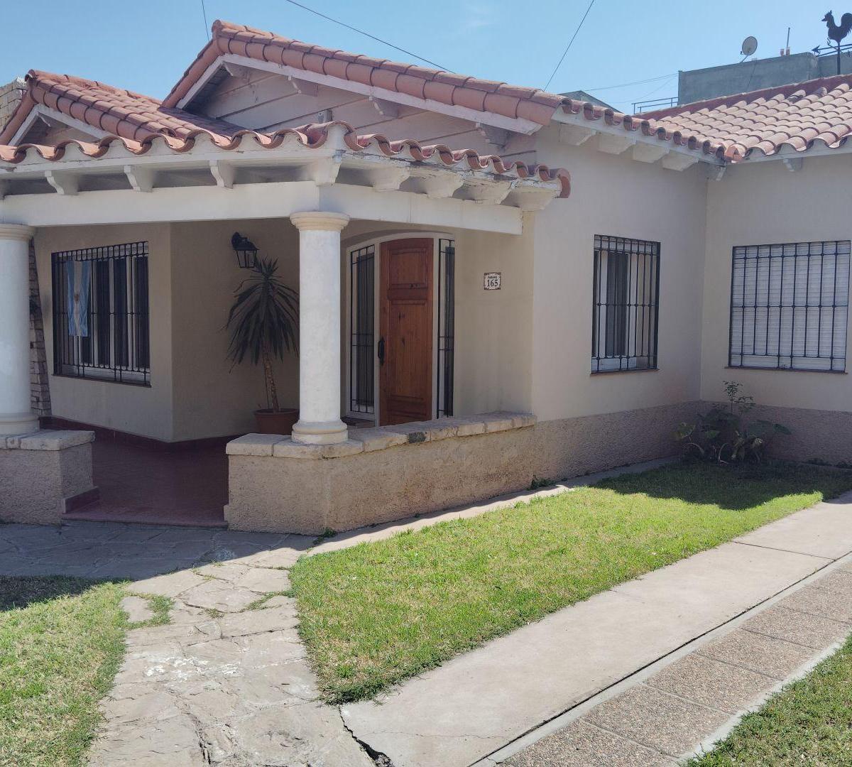 Espectacular Casa en Venta. Godoy Cruz. Mendoza 2