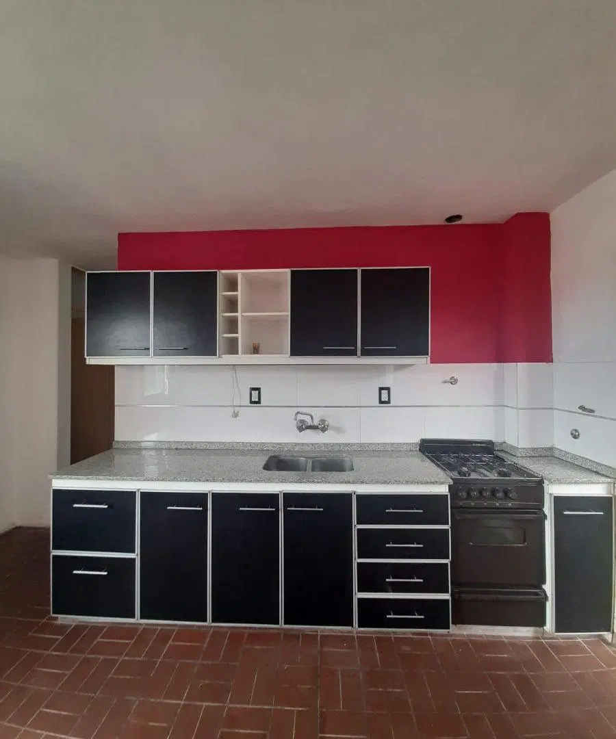 AMPLIO DEPARTAMENTO DE 3 DORMITORIOS EN GODOY CRUZ 3