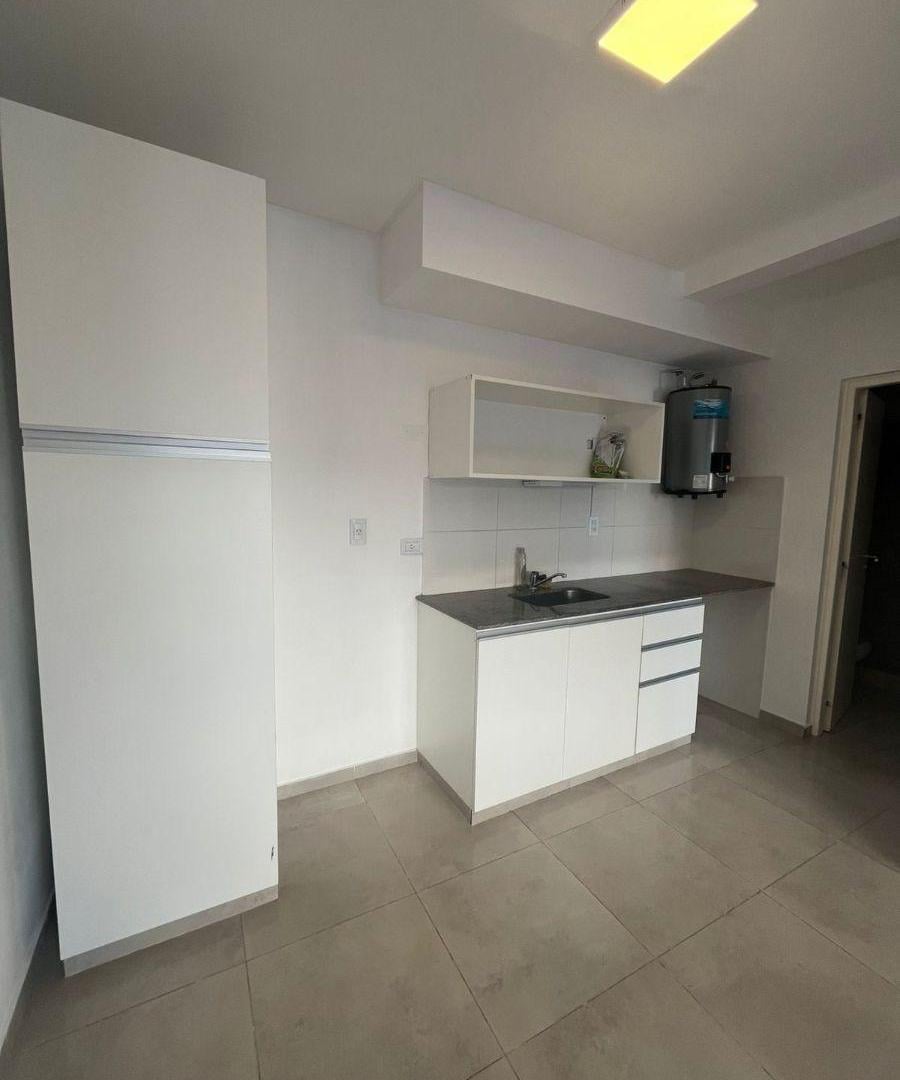 Foto de DEPARTAMENTO EN ALQUILER EN CALLE MARMOL Y PELLEGRINI, GODOY CRUZ., imagen 1