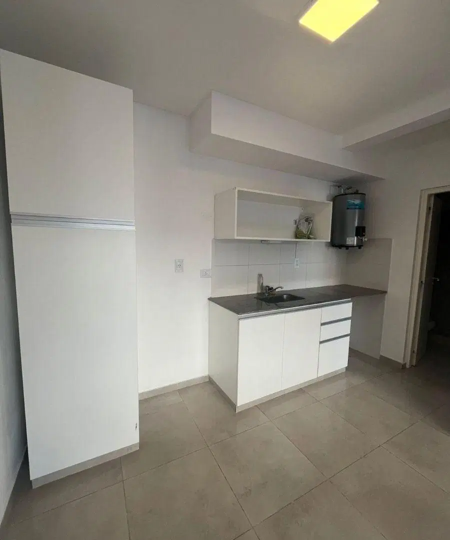 DEPARTAMENTO EN ALQUILER EN CALLE MARMOL Y PELLEGRINI, GODOY CRUZ. 1