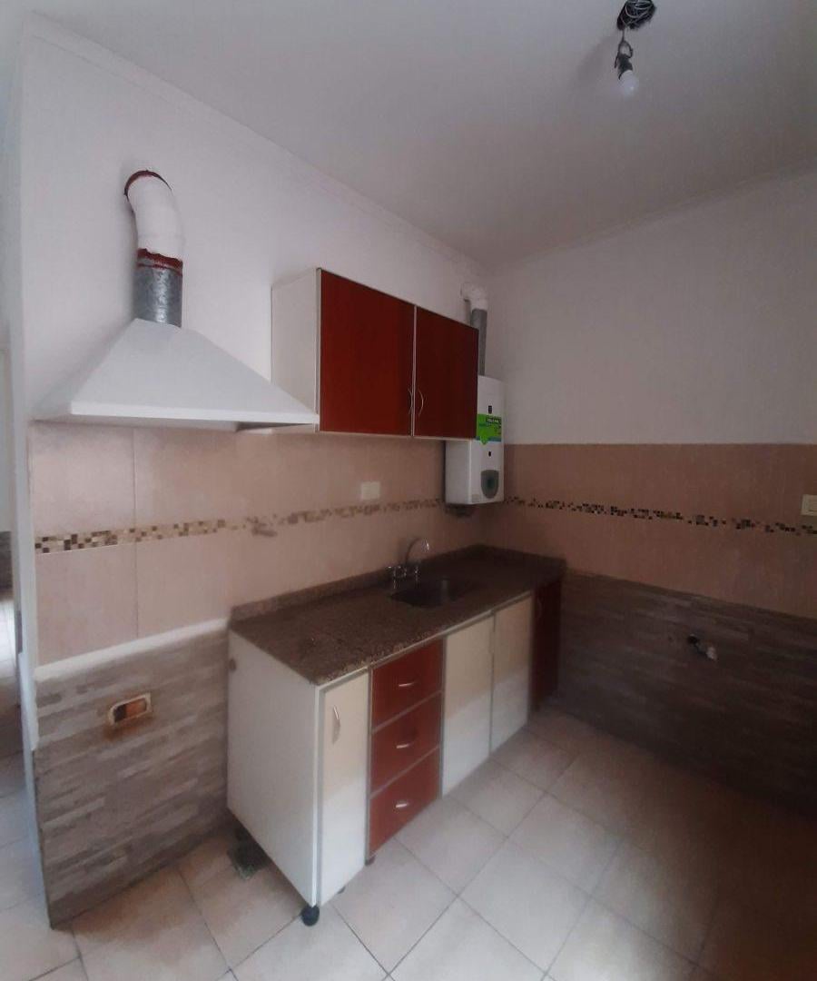Foto de DEPARTAMENTO EN ALQUILER. BARRIO MARIANO MORENO. LAS HERAS., imagen 1