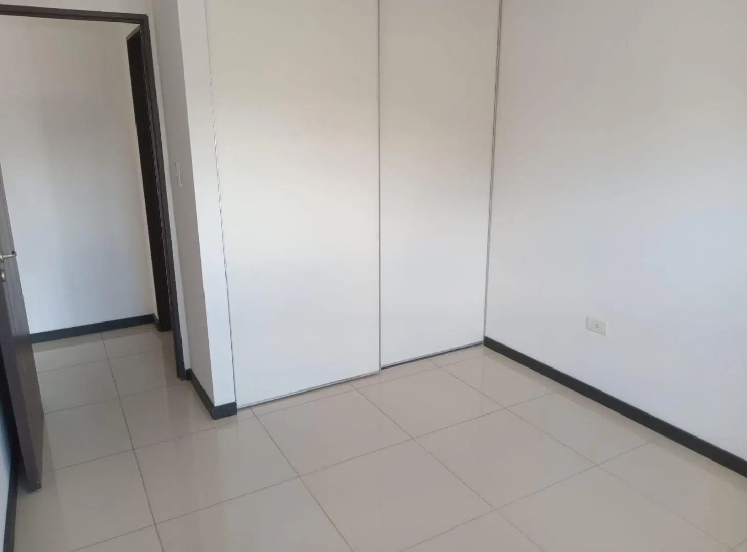 CATEGORIA - 1 DOR CON COCHERA- PISCINA 4