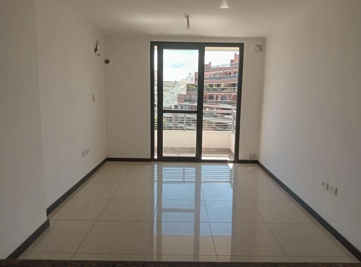 CATEGORIA - 1 DOR CON COCHERA- PISCINA 5