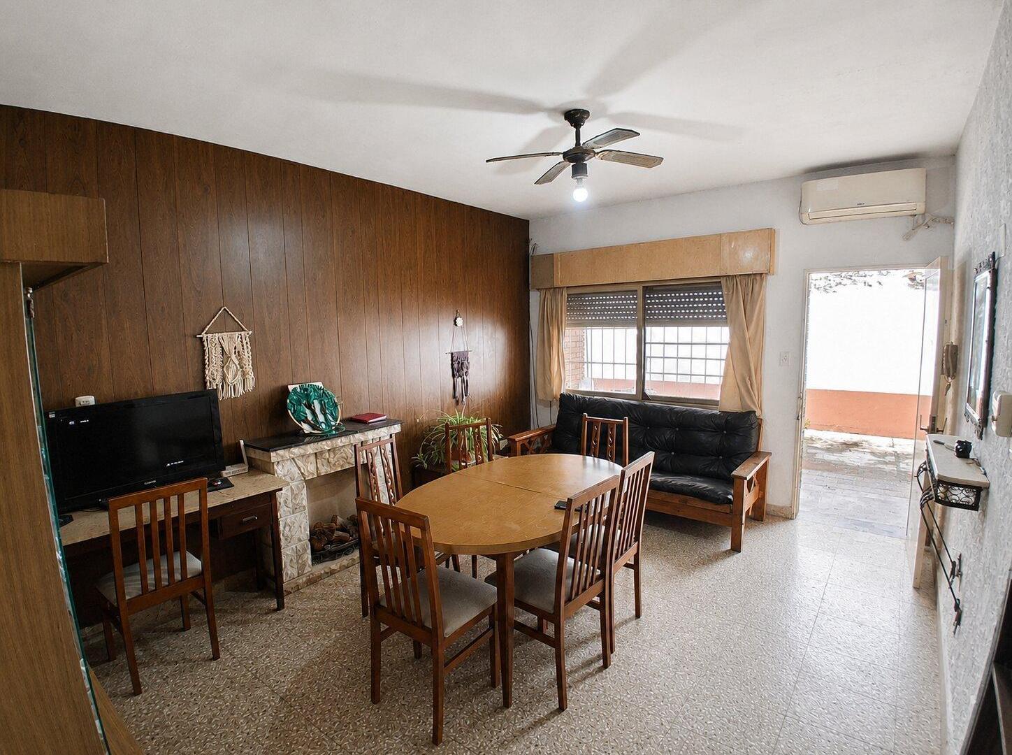 CASA DE PASILLO 2 DORMITOTIOS CON TERRAZA Y COCHERA - ARIJON 27 BIS