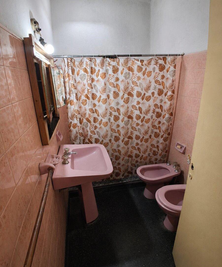 CASA DE PASILLO 2 DORMITOTIOS CON TERRAZA Y COCHERA - ARIJON 27 BIS