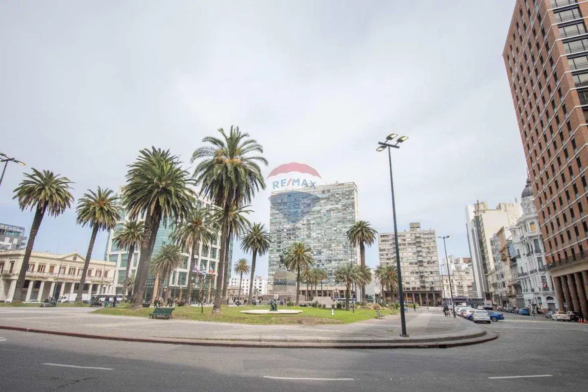 VENTA DE OFICINAS CON RENTA EN EL CENTRO PISO 10 2