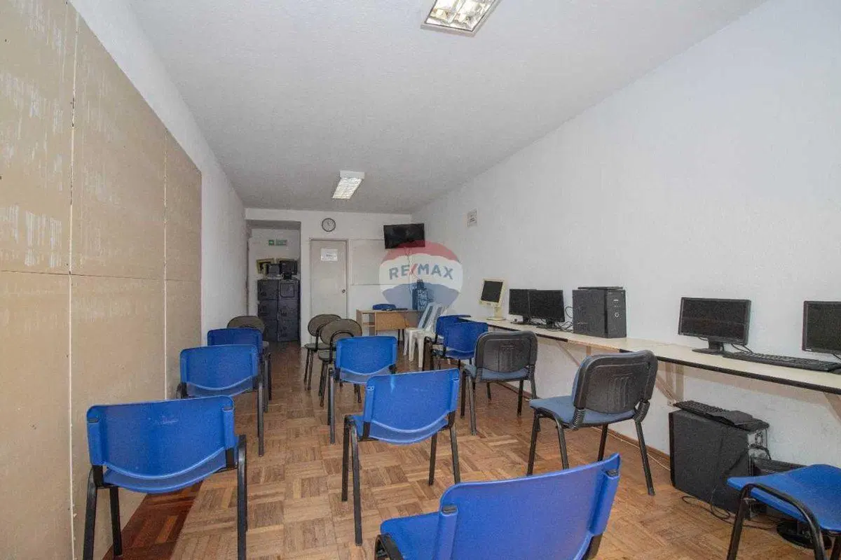 VENTA DE OFICINAS CON RENTA EN EL CENTRO PISO 10 4