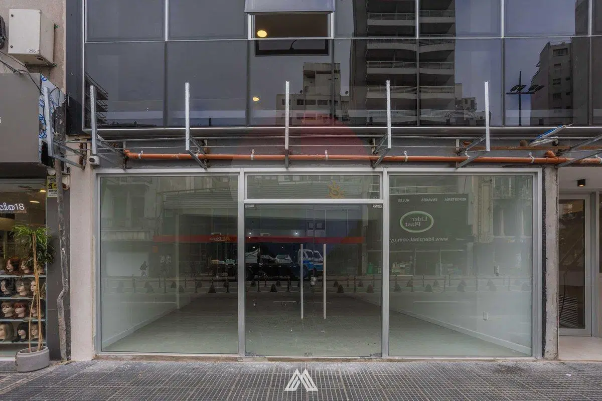 ALQUILER LOCAL COMERCIAL SOBRE 18 DE JULIO, CORDÓN 3