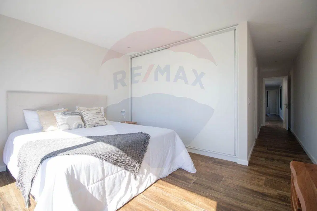 VENTA CASA A ESTRENAR EN LA TAHONA 3 DORMITORIOS 4