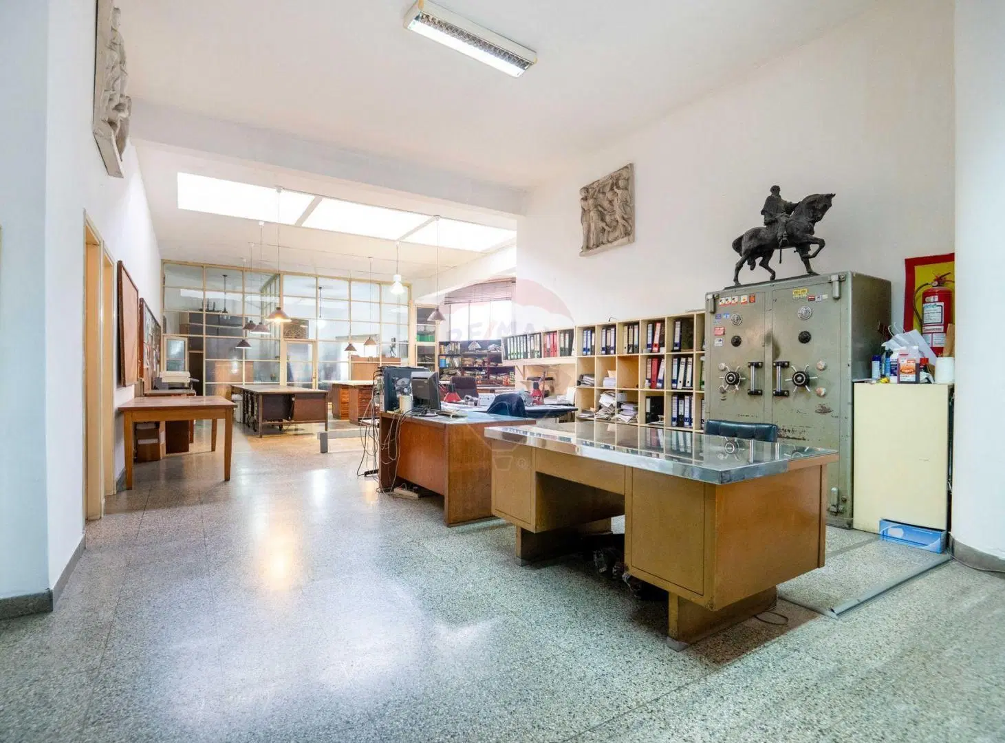 ALQUILER LOCAL COMERCIAL AVENIDA LIBERTADOR CENTRO 3