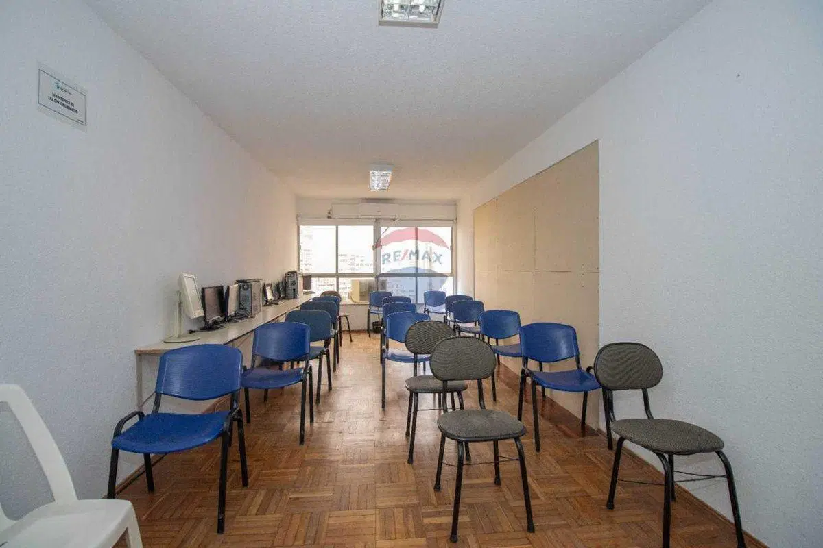 VENTA DE OFICINAS CON RENTA EN EL CENTRO PISO 10 5
