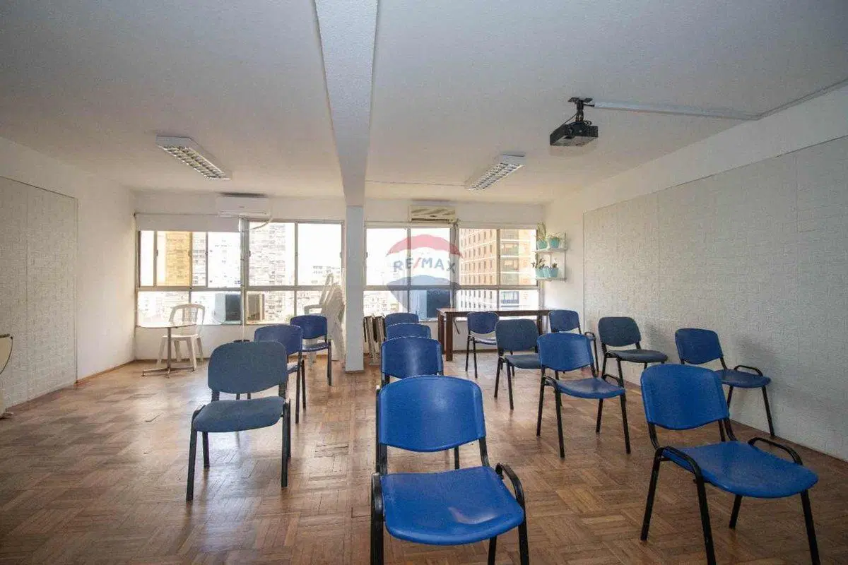 VENTA DE OFICINAS CON RENTA EN EL CENTRO PISO 10 3