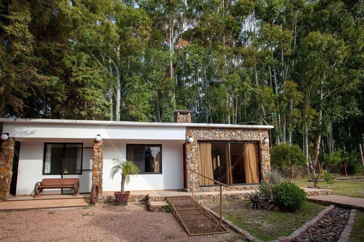 ALQUILER CASA  PROXIMO A CAR ONE  2 DORMITORIOS 5