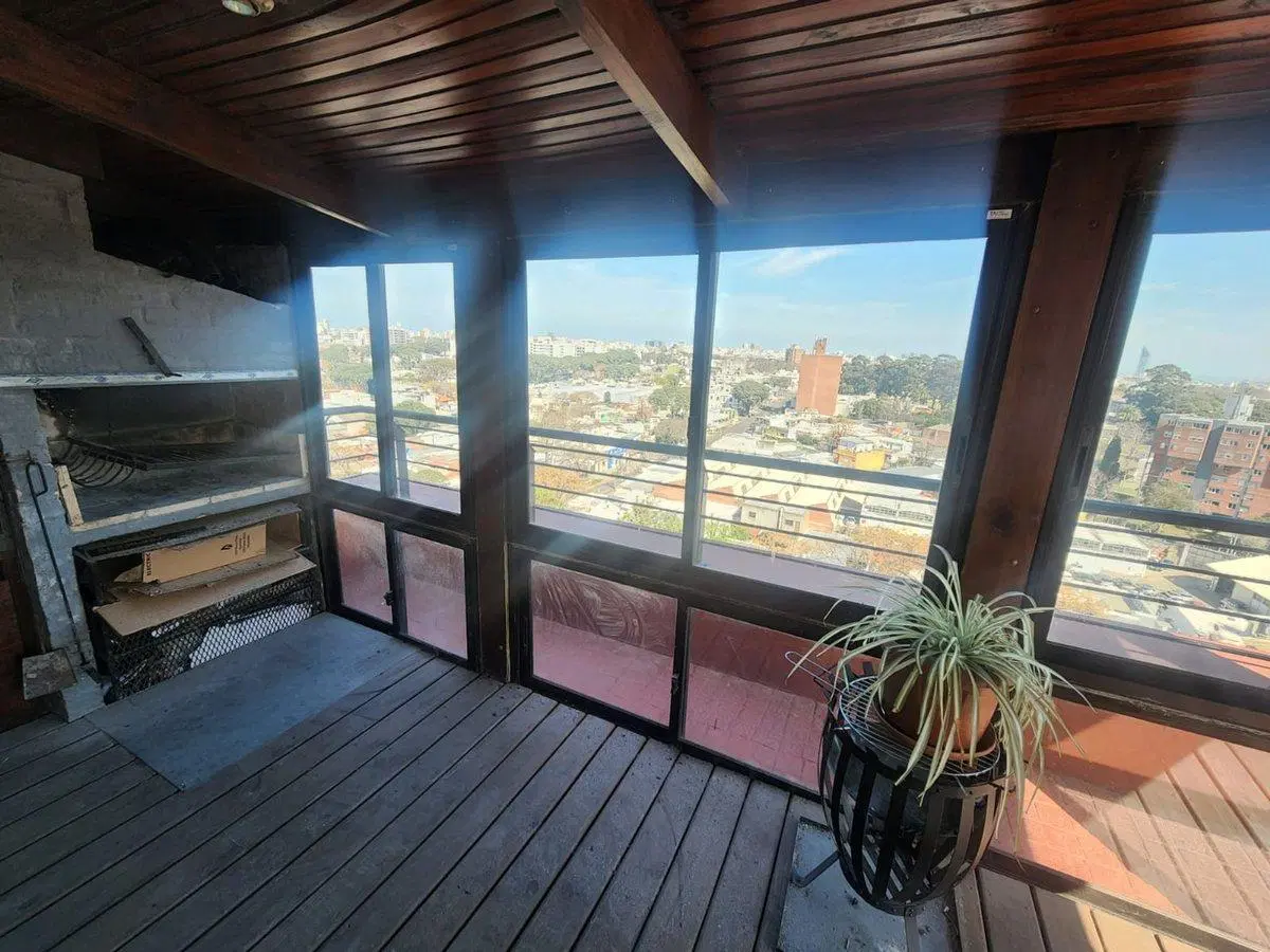 VENTA CON RENTA LA BLANQUEDA, PENTHOUSE , 1 DORMIT 4