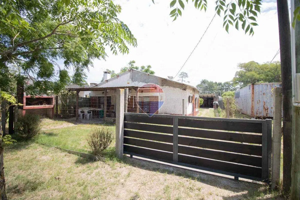 VENTA DE 2 CASAS INDEP. EN BALNEARIO ARGENTINO 3