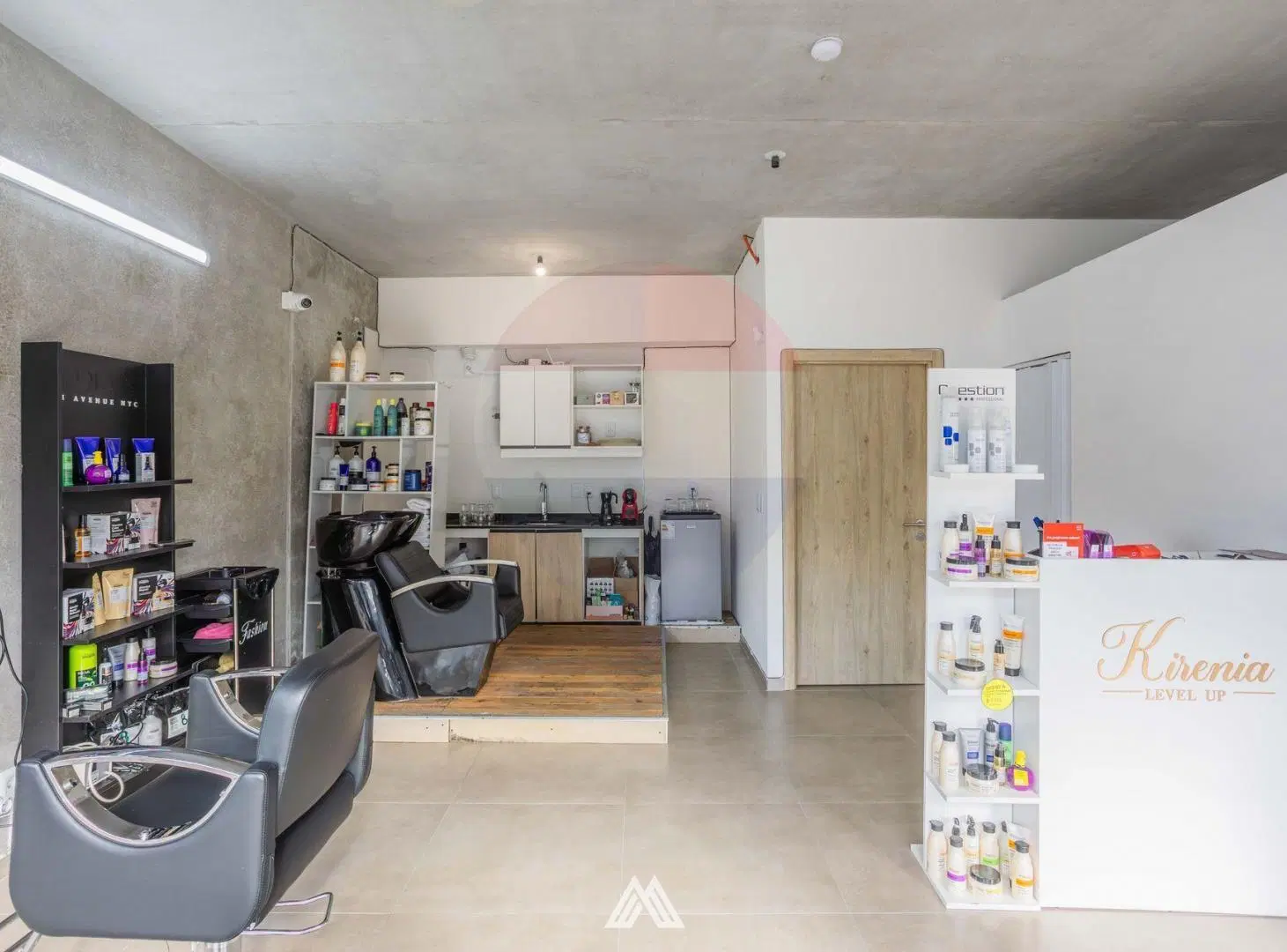 VENTA LOCAL COMERCIAL CON RENTA 6,5% TRES CRUCES 2
