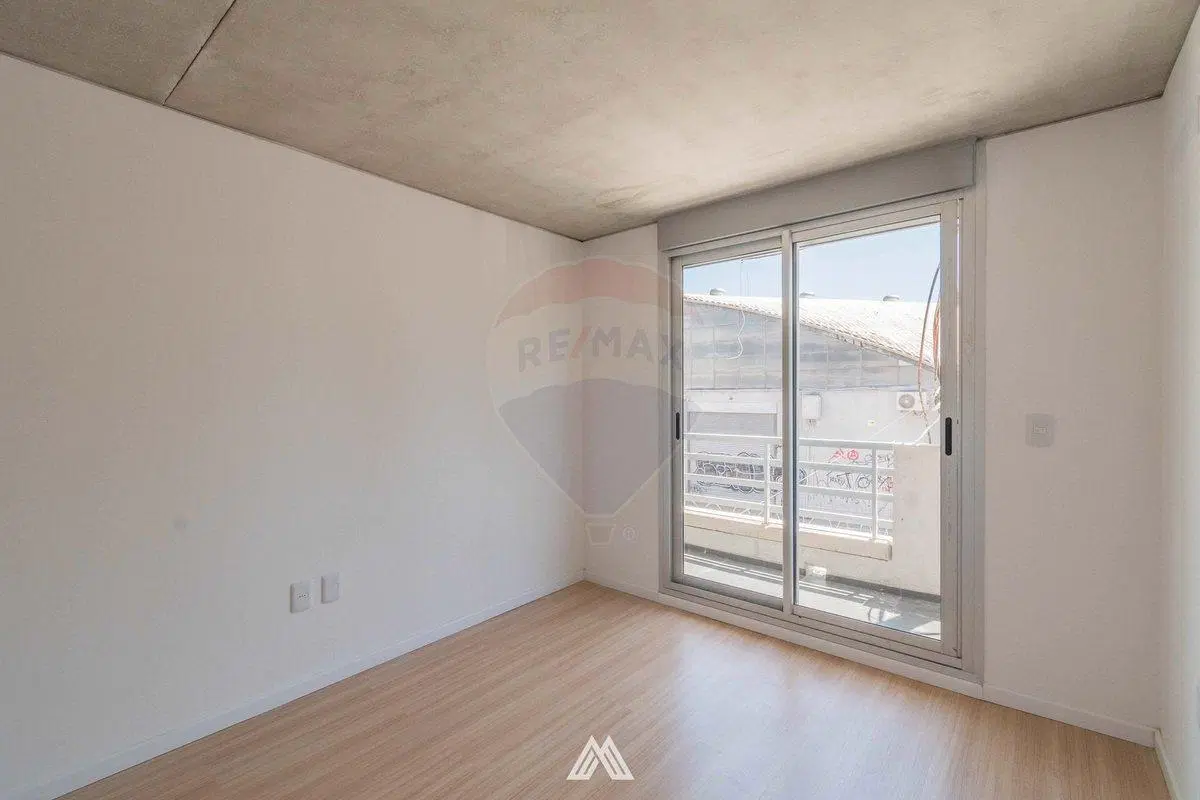 VENTA APTO DOS DORM. COCINA DEF. RENTA 6%  CORDON 5