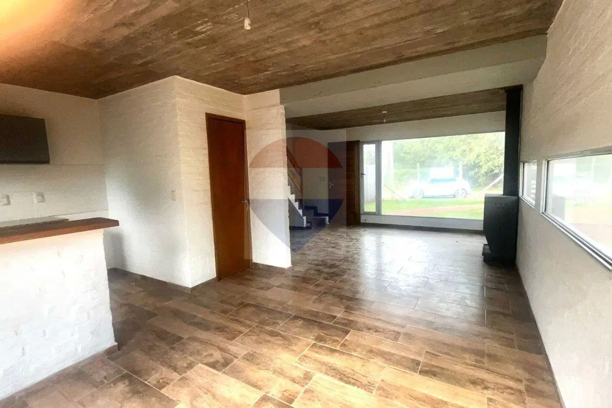 VENTA DE CASA 3 DORMITORIOS EN LOMAS DE SOLYMAR 4