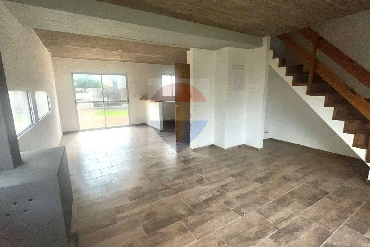 VENTA DE CASA 3 DORMITORIOS EN LOMAS DE SOLYMAR 5