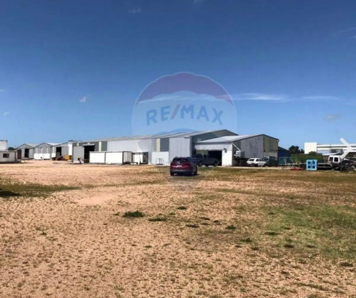 VENTA PREDIO LOGISTICO CON RENTA 7 HÁS Y GALPONES 3