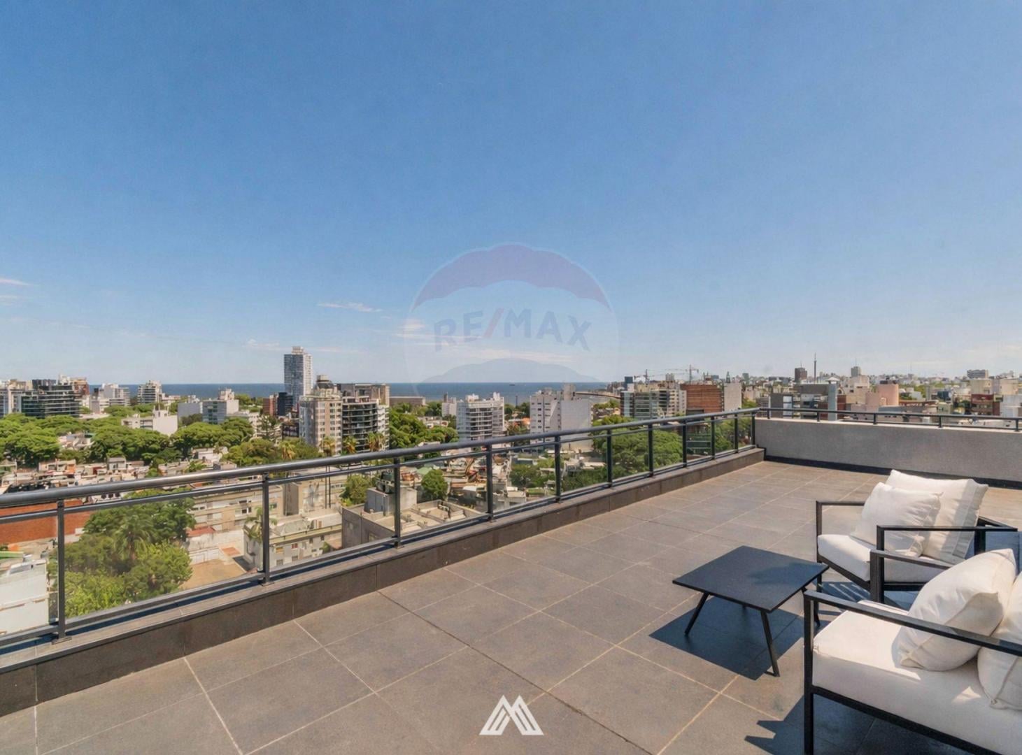ALQUILER APARTAMENTO CON BALCON PUNTA CARRETAS