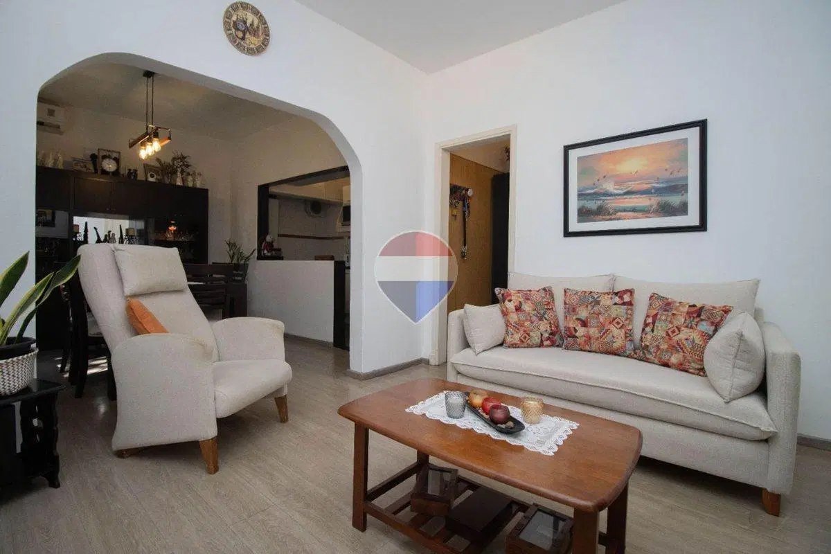 VENTA, CASA 3D GARAJE AZOTEA CON PARRILLERO, BUCEO 2