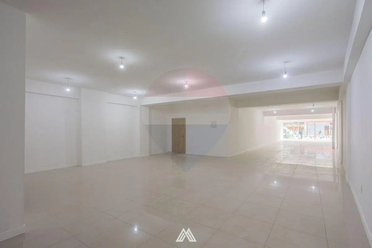 VENTA LOCAL COMERCIAL SOBRE 18 DE JULIO, CORDÓN 4