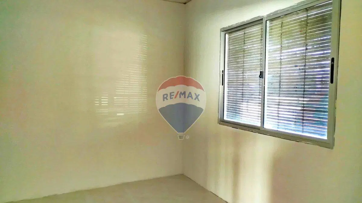 VENTA CASA + APTO CON RENTA EN FLOR DE MAROÑAS 5