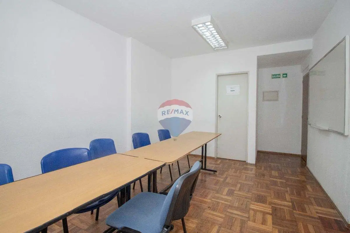 VENTA DE OFICINAS CON RENTA EN EL CENTRO PISO 10 4