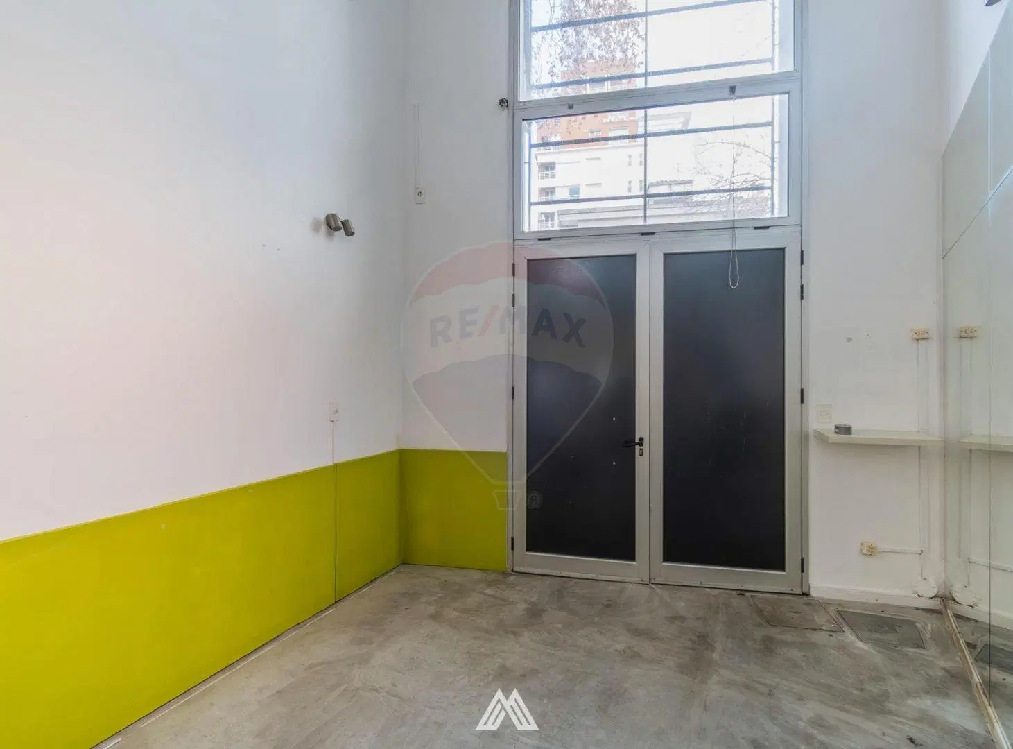 VENTA APTO TRIPLEX UN DORM 2 BAÑOS PARR. POCITOS 1