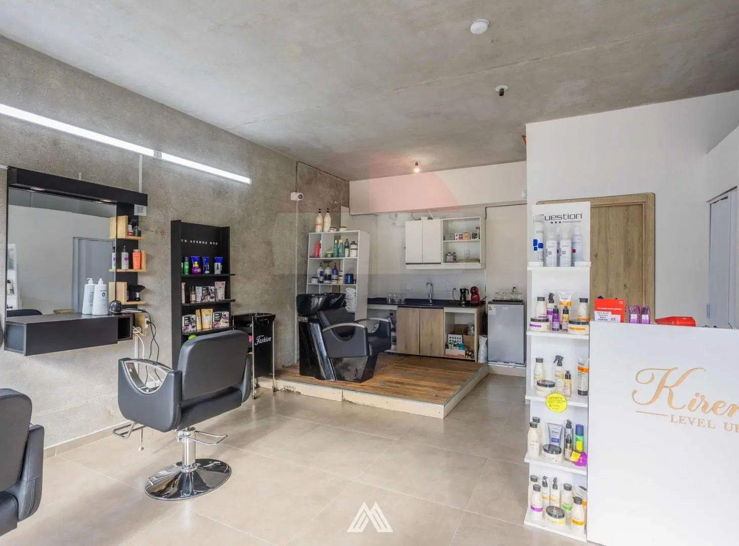 VENTA LOCAL COMERCIAL CON RENTA 6,5% TRES CRUCES 5
