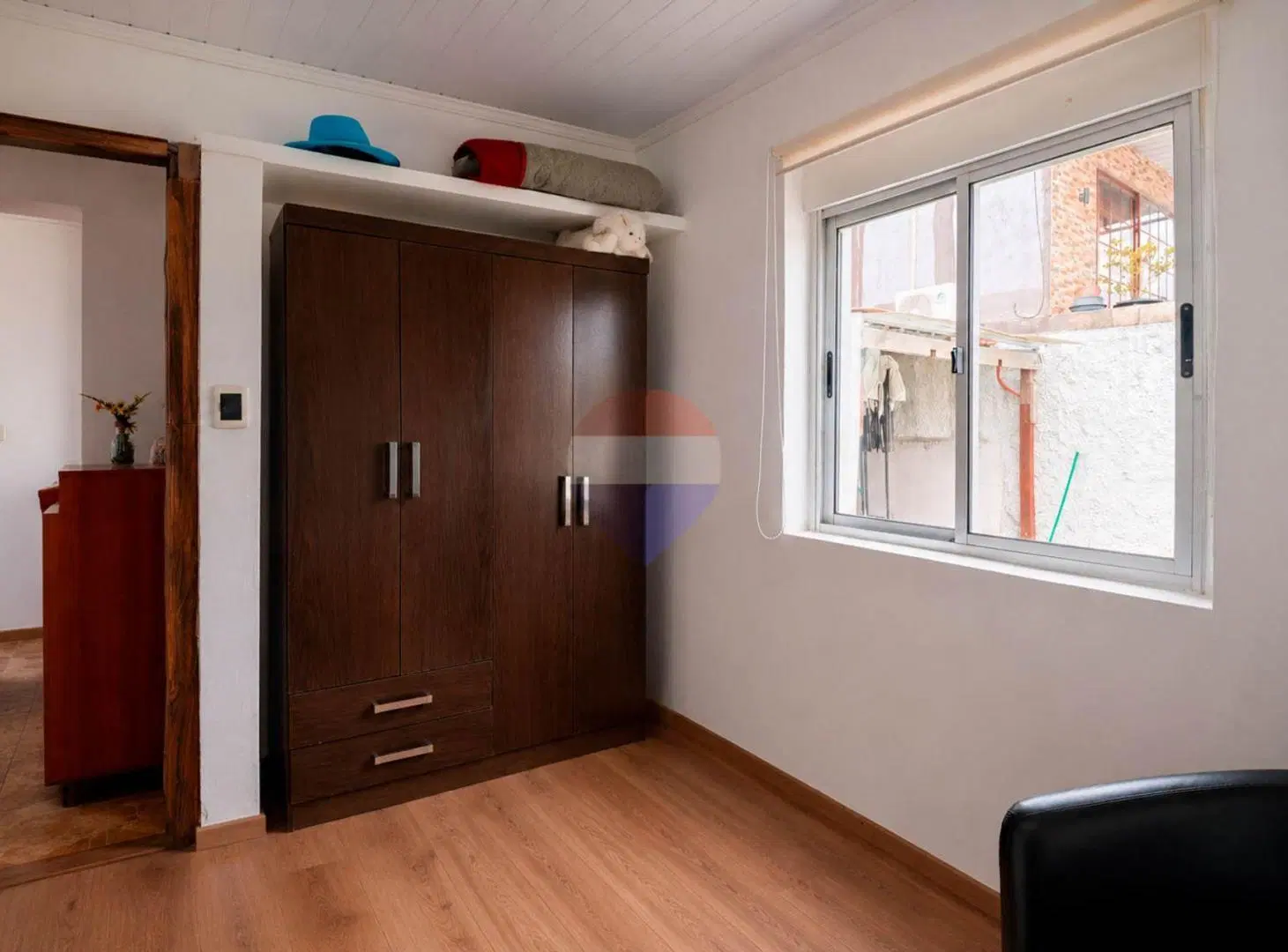 VENTA DE CASA CON GRAN TERRENO EN SOLYMAR 1