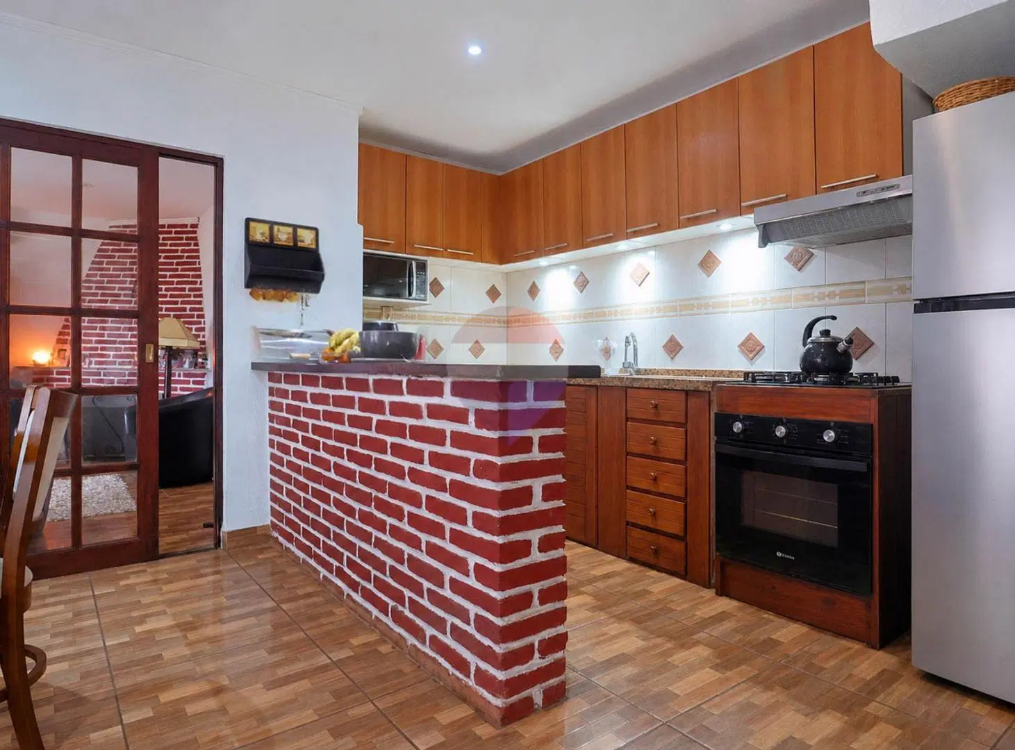 VENTA DE CASA CON GRAN TERRENO EN SOLYMAR 3