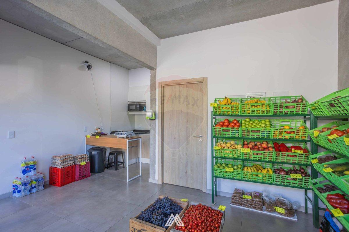 Foto de VENTA LOCAL COMERCIAL CON RENTA 6% TRES CRUCES, imagen 3