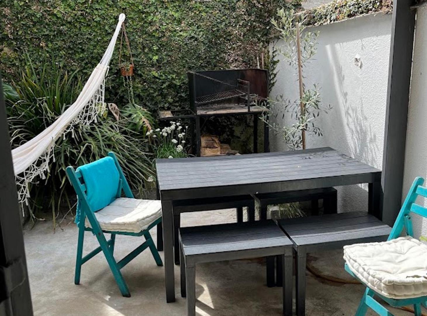 Foto de VENTA APTO TIPO CASA 2 DORM. + JARDÍN + SUBSUELO, imagen 1