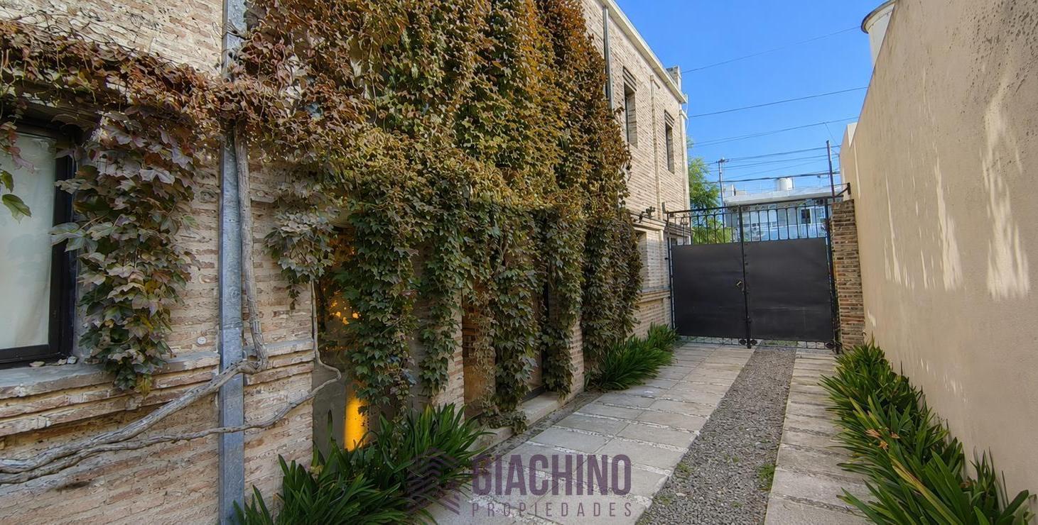 Foto de Casa en Venta en Los Hornos, imagen 1