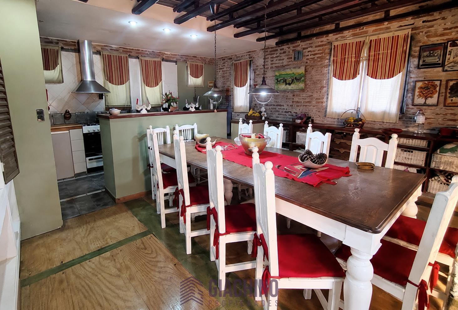 Foto de Casa en Venta en Los Hornos, imagen 3