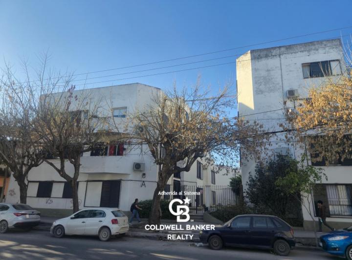 Departamento en Alquiler en Calle Aniceto Latorre 10, 2 Habitaciones con Patio 2