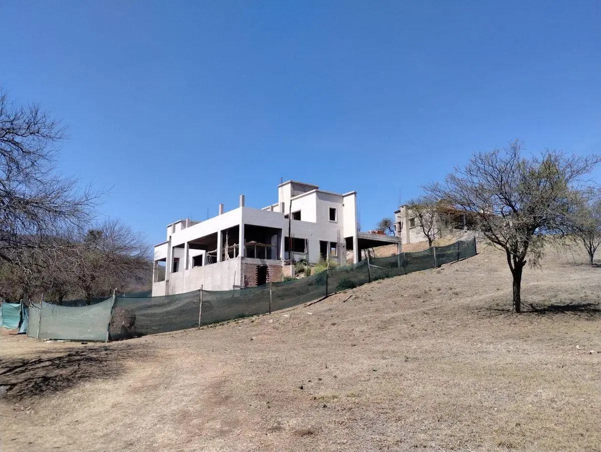 Oportunidad de inversion Casa a terminar  Barrio Las cañadas 4