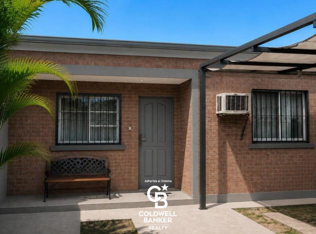 CASA EN VENTA CDAD ORAN-  PJE MATHEU AL 200