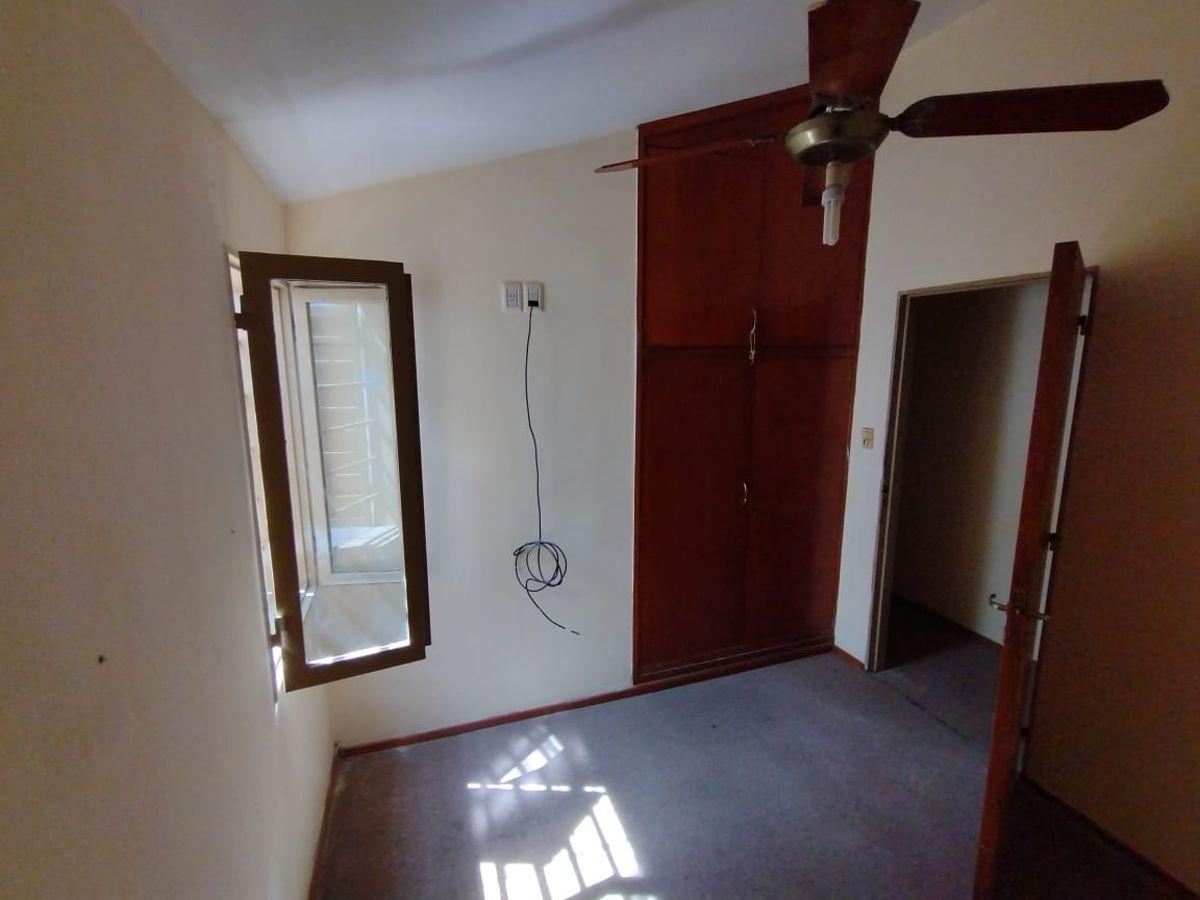 Foto de VENTA CASA- ESCRITURA- 4 Dorm. Bº Ampl. Res. América, imagen 5