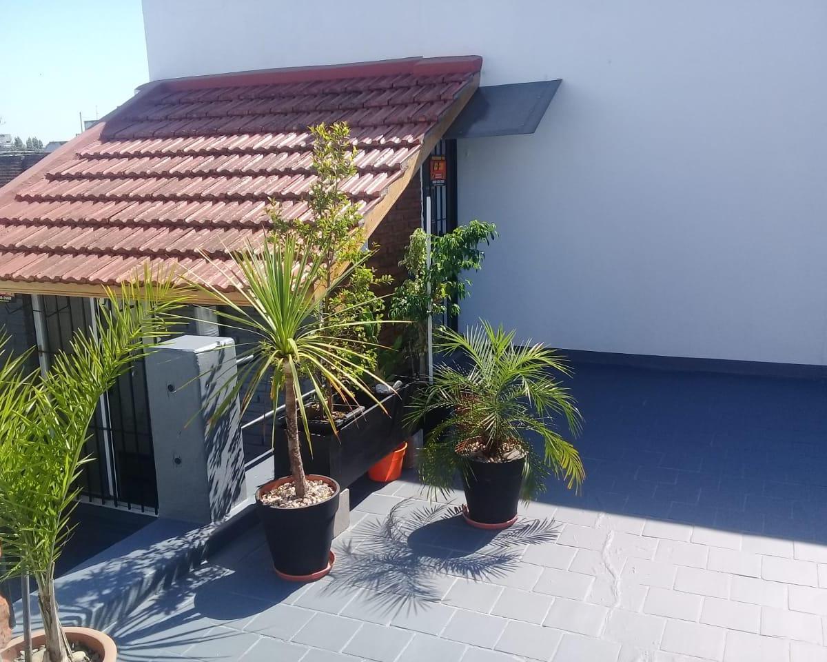 Venta. Hermoso PH de 3 Amb, Reciclado, Moderno, Impecable. Exc Ubicacion! 2