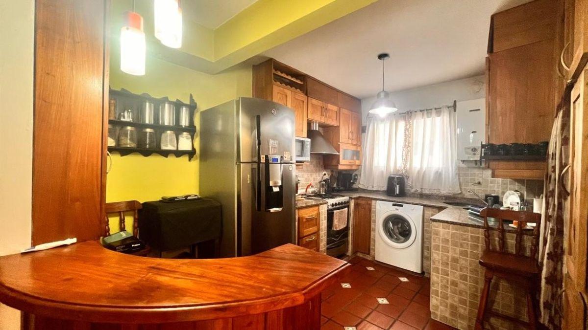 Foto de VENTA. DEPTO. DE 4 AMB CON BALCON, AL FRENTE. EXCELENTE UBICACION!, imagen 3