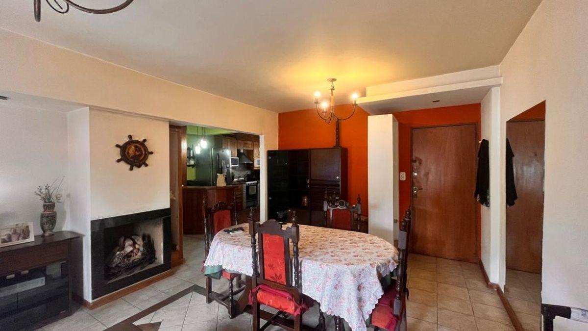 Foto de VENTA. DEPTO. DE 4 AMB CON BALCON, AL FRENTE. EXCELENTE UBICACION!, imagen 4