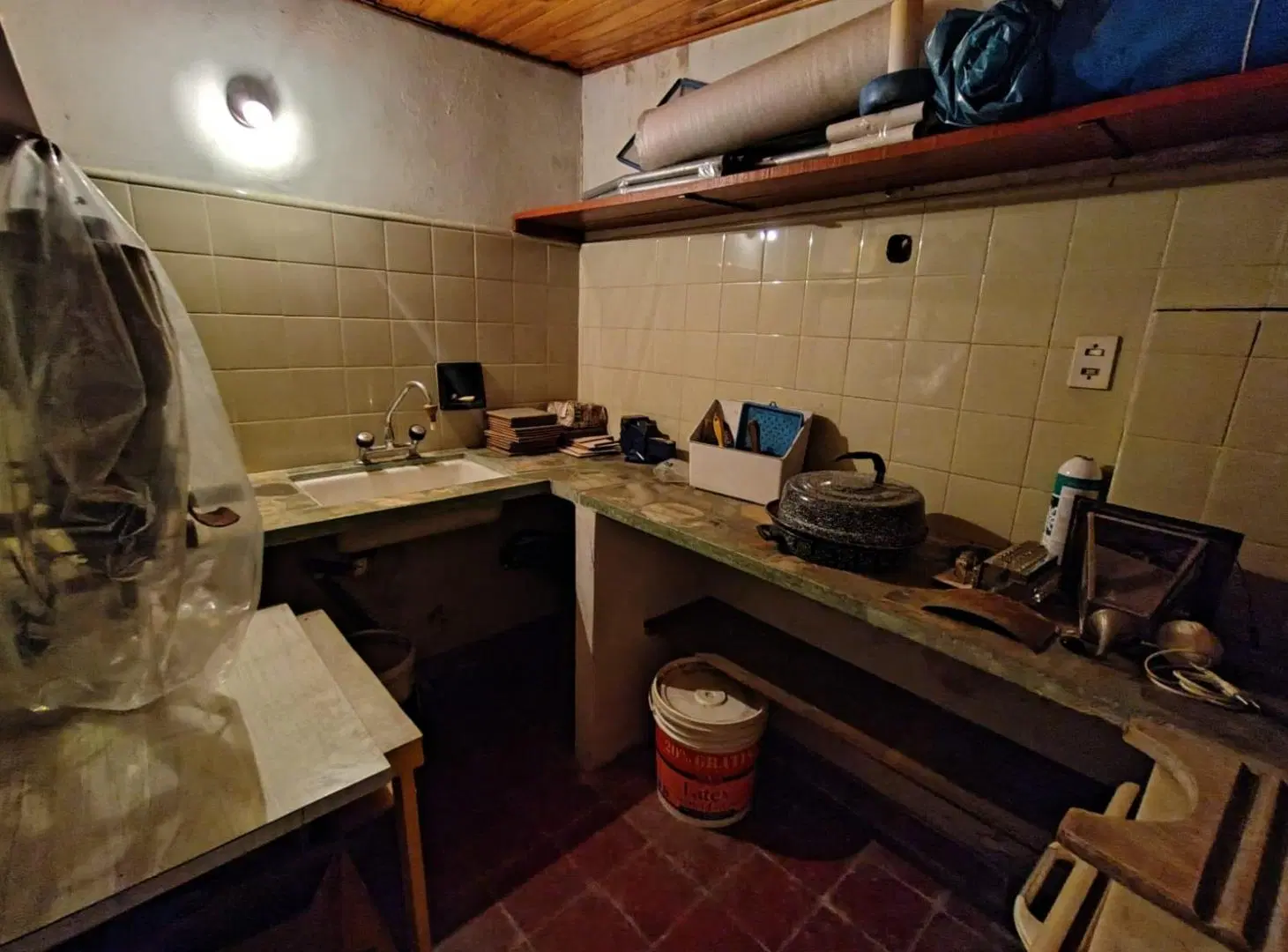 VENTA. CASA DE 4 AMB C/PATIO, QUINCHO, COCHERA Y TERRAZA. APTO CREDITO 2