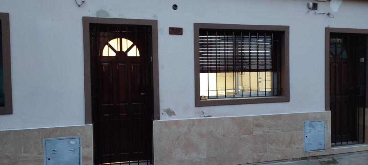 Foto de ALQUILER. PH DE 2 AMB AL FRENTE CON PATIO., imagen 2